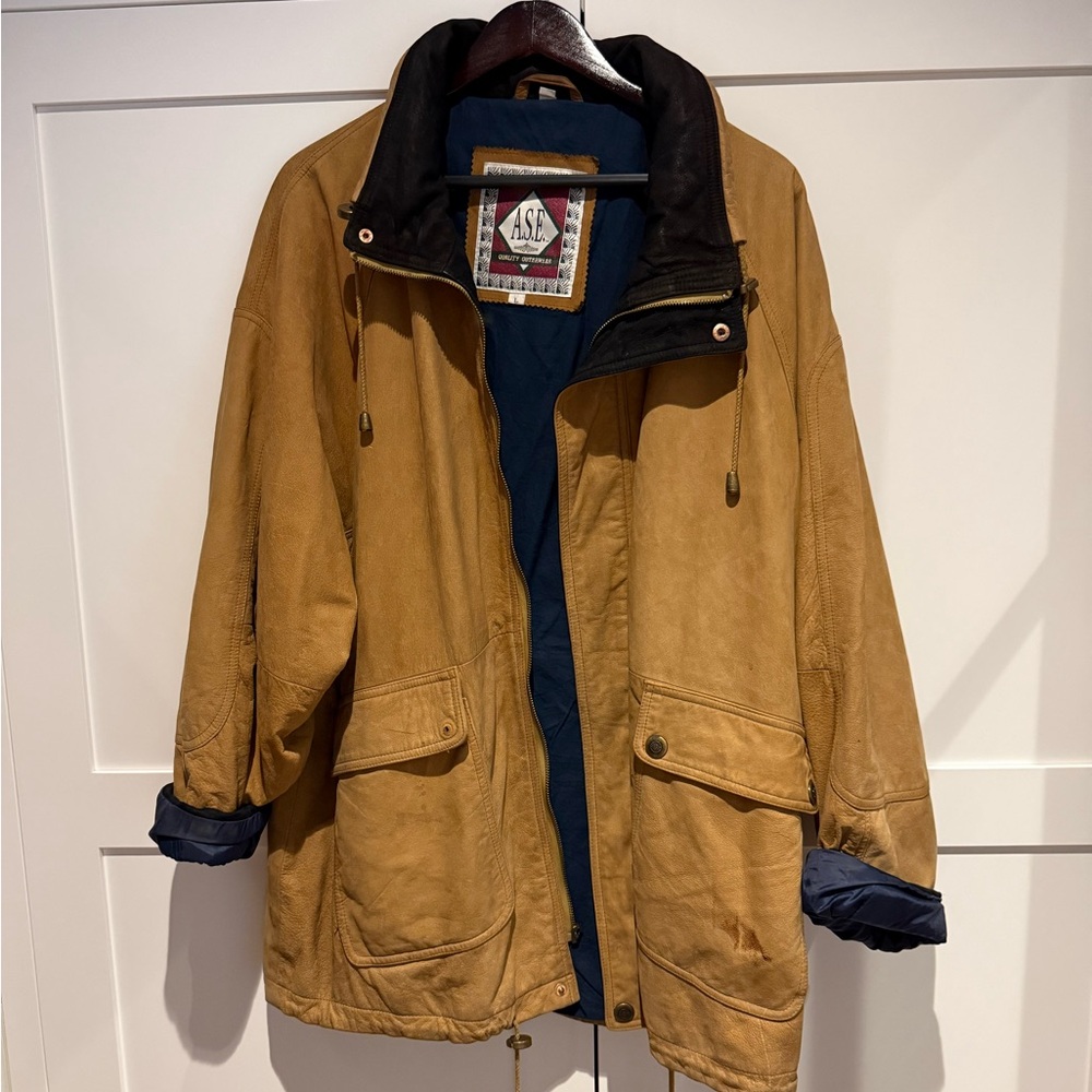 Vintage suede jacket - lined and has a hood